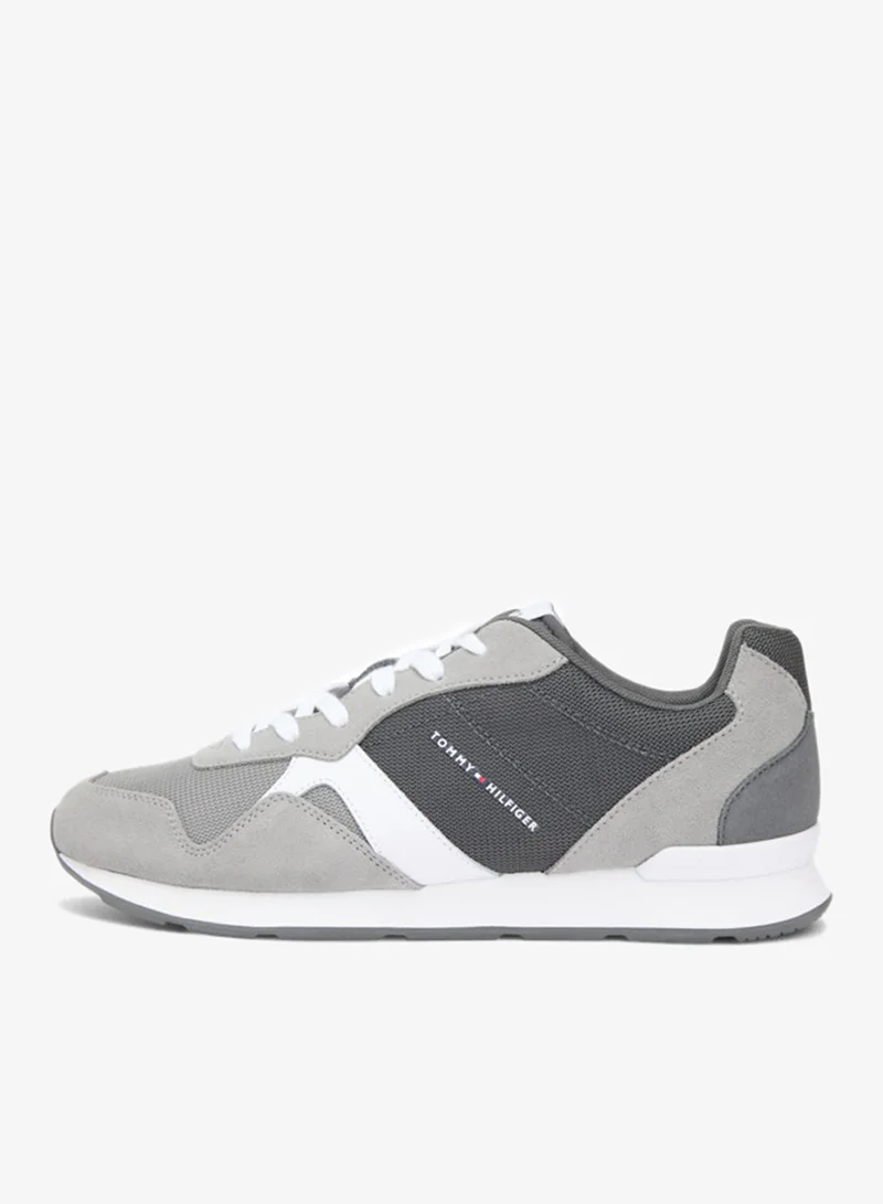 تومي هيلفيغر أحذية رياضية بنسيج سويدي مختلط